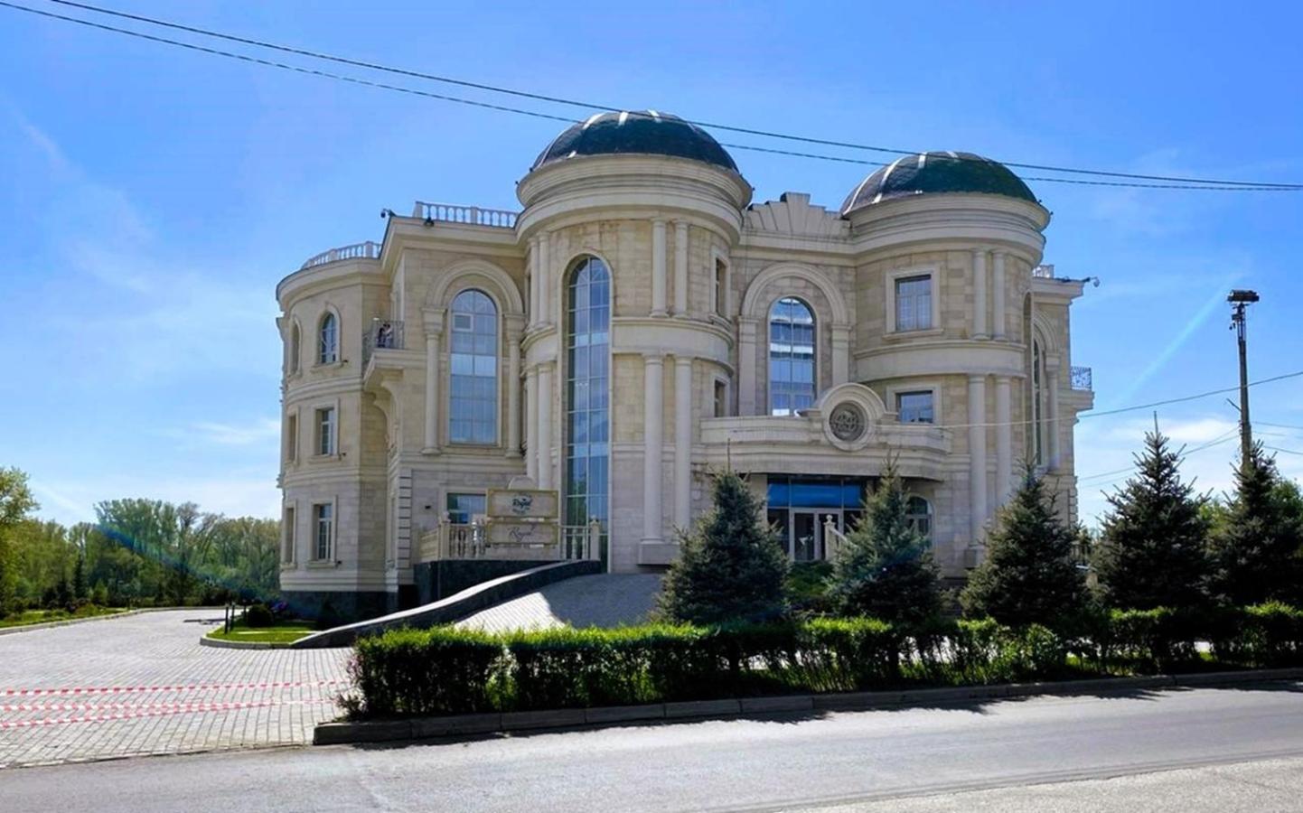 Royal Bv Ustʼ-Kamenogorsk Exterior foto